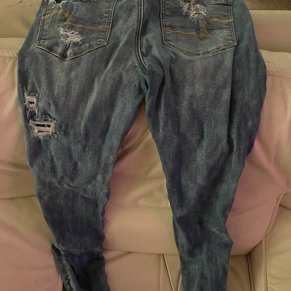 American Eagle Rip Jesans - Picture 2 of 2